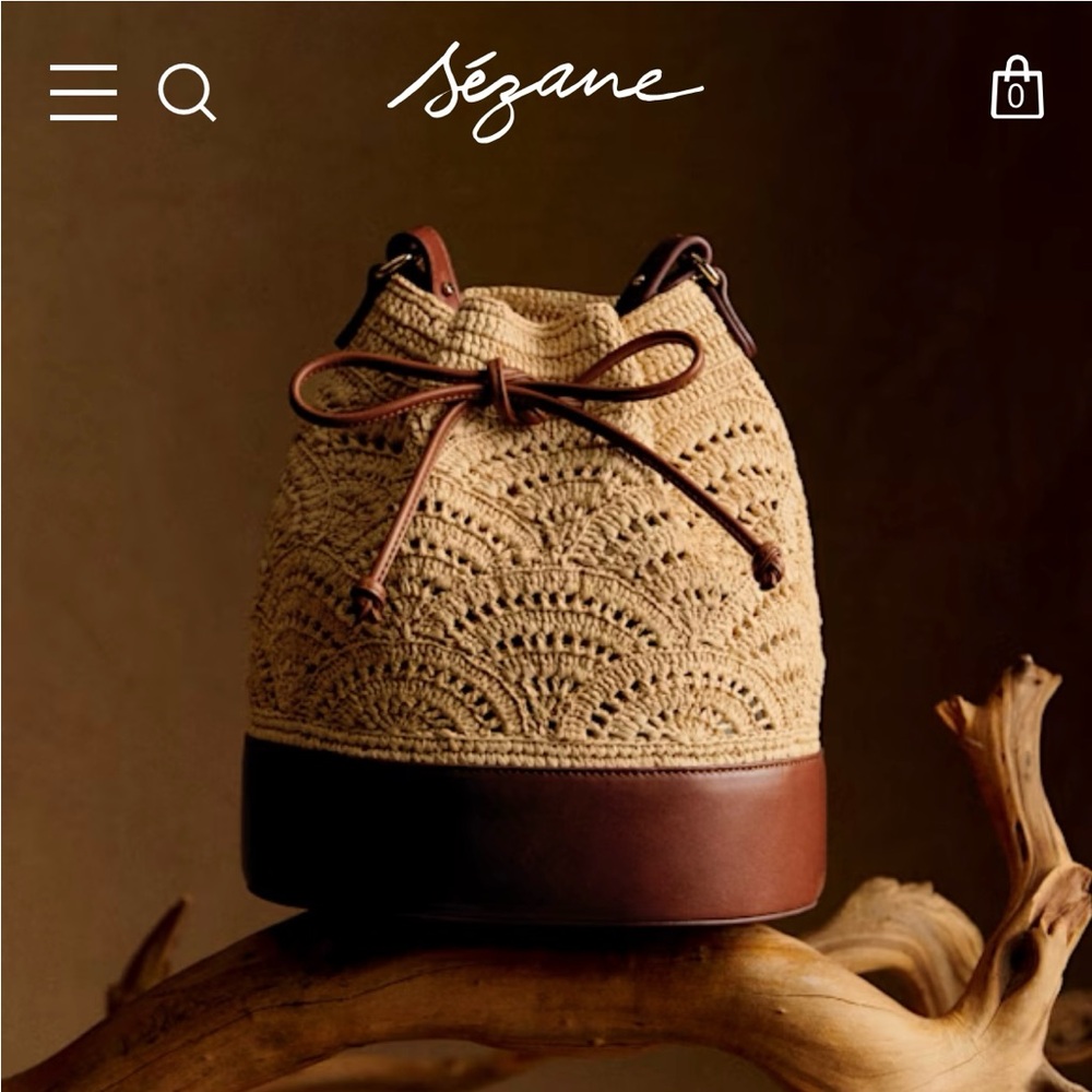 NWT Sezane Alma bucket purse in natural raffia.